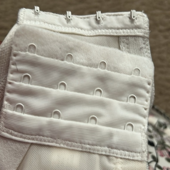 Cacique Black and Pink Floral Bra SZ 40DDD - Picture 7 of 7